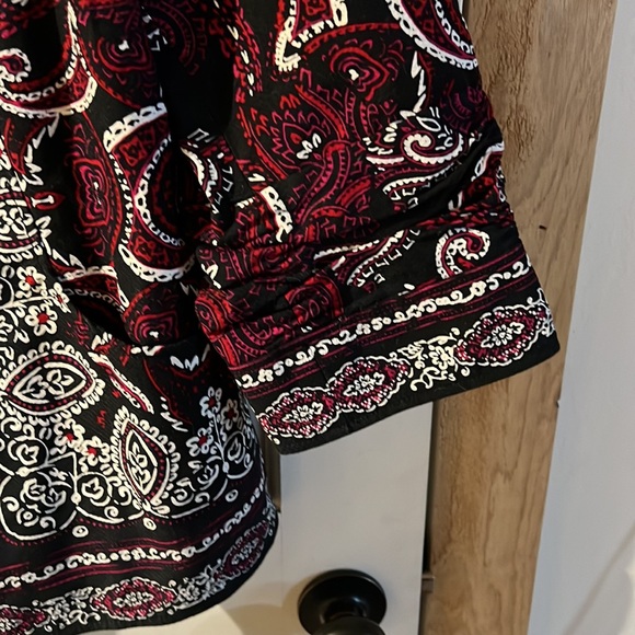 Coldwater Creek short jacket.Slightly gathers sleeve Paisley bandanna - Picture 3 of 6